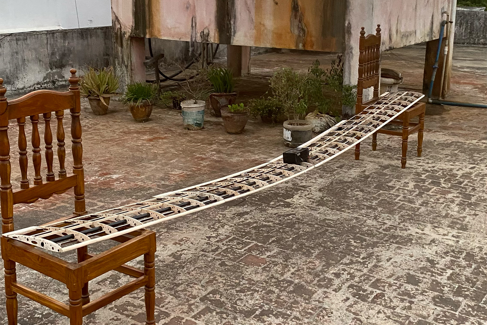 Right image description